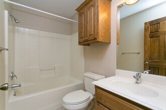 16160 Rolling Meadows Dr in Lindale, TX - Building Photo - Building Photo