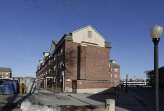 North Common Village in Lowell, MA - Building Photo - Building Photo