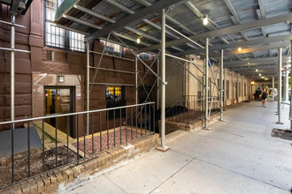 16 W 82nd St in New York, NY - Building Photo - Building Photo