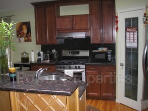 138 Discovery Ridge Blvd SW in Calgary, AB - Building Photo - Building Photo