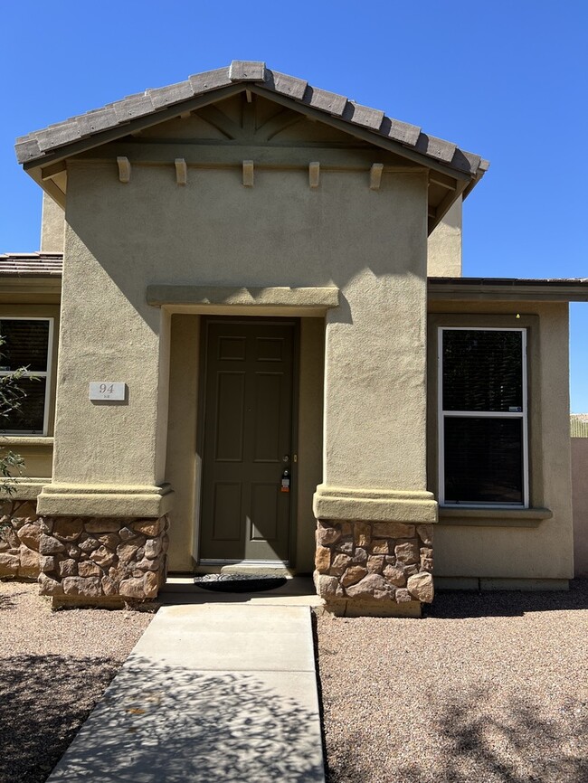 94 W Paseo Celestial in Sahuarita, AZ - Foto de edificio - Building Photo