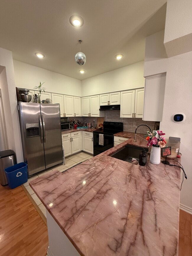 property at 2901 Wyandot St
