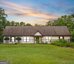 9285 Cedar Ridge Dr NW in Covington, GA - Building Photo