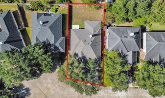 7207 Glenbank Way in Houston, TX - Building Photo