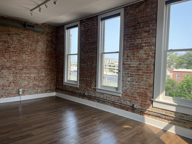 148 W Broadway, Unit 2
