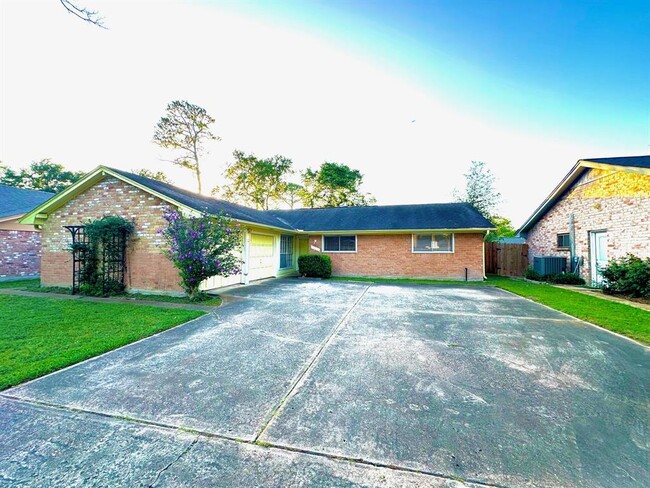 7238 Woodfern Dr