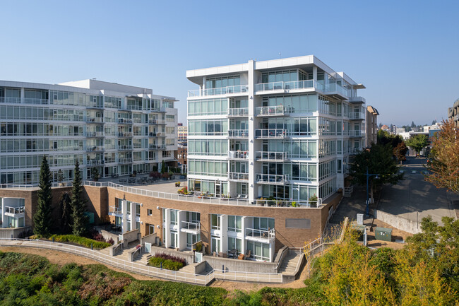 Harborside Condominiums in Bremerton, WA - Building Photo - Building Photo