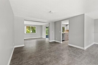 6120 Westport Dr in Port Richey, FL - Building Photo - Building Photo