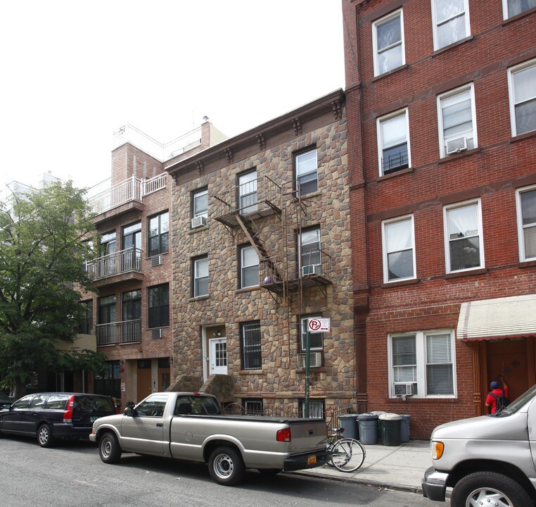112 N 7th St in Brooklyn, NY - Foto de edificio