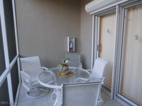 14290 Hickory Links Ct in Ft. Myers, FL - Foto de edificio - Building Photo