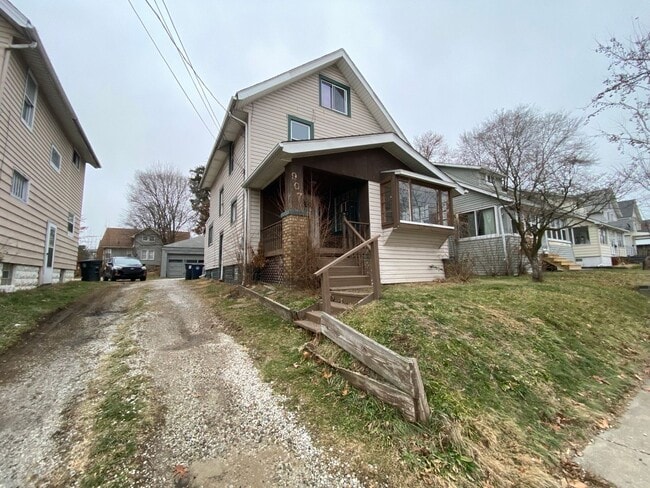 907 Battles Ave in Akron, OH - Building Photo - Building Photo