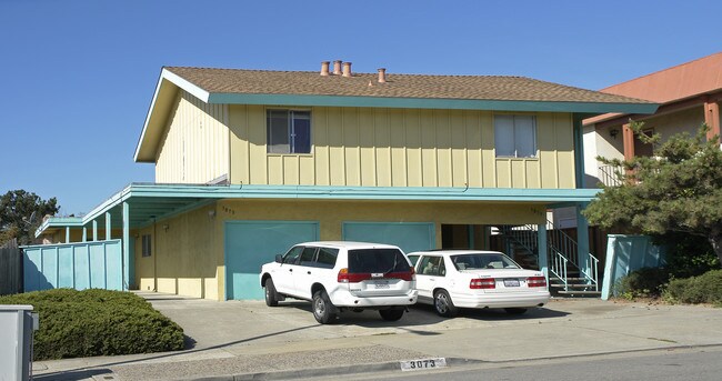 3073 Birmingham Dr in Richmond, CA - Foto de edificio - Building Photo