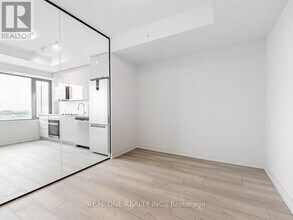 2920 Hwy 7 in Vaughan, ON - Building Photo - Building Photo