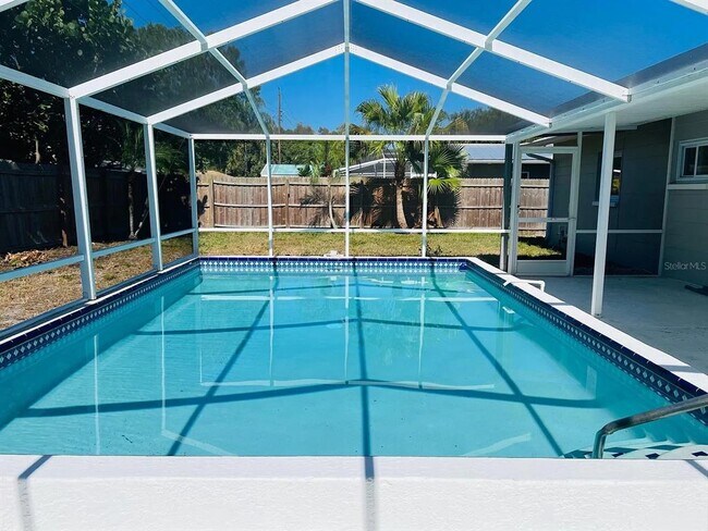 6690 17th St N in St. Petersburg, FL - Building Photo - Building Photo