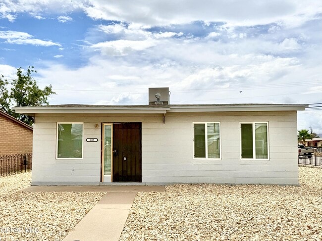 805 Santa Barbara Dr in El Paso, TX - Building Photo - Building Photo