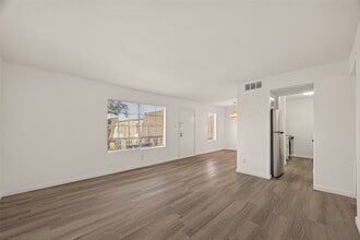 5550 N Braeswood Blvd in Houston, TX - Building Photo - Building Photo