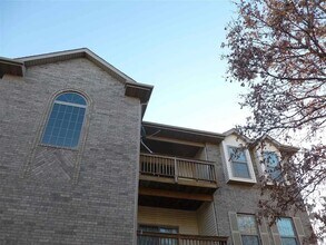 2855 Coral Ct, Unit 302 in Coralville, IA - Building Photo - Building Photo