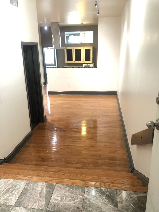 property at 1914 Fairmount Ave