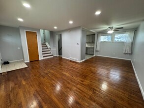 7 Limetree Ln in Liverpool, NY - Building Photo - Building Photo