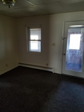 3325 N Main St, Unit 3 in Sandy Lake, PA - Building Photo - Building Photo