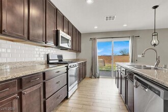 7858 Trappers Ridge Ave in Las Vegas, NV - Building Photo - Building Photo