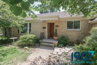 1304 Huntington Way in Norman, OK - Building Photo - Building Photo