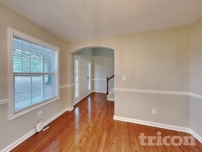 202 Larson Ln in Griffin, GA - Building Photo - Building Photo