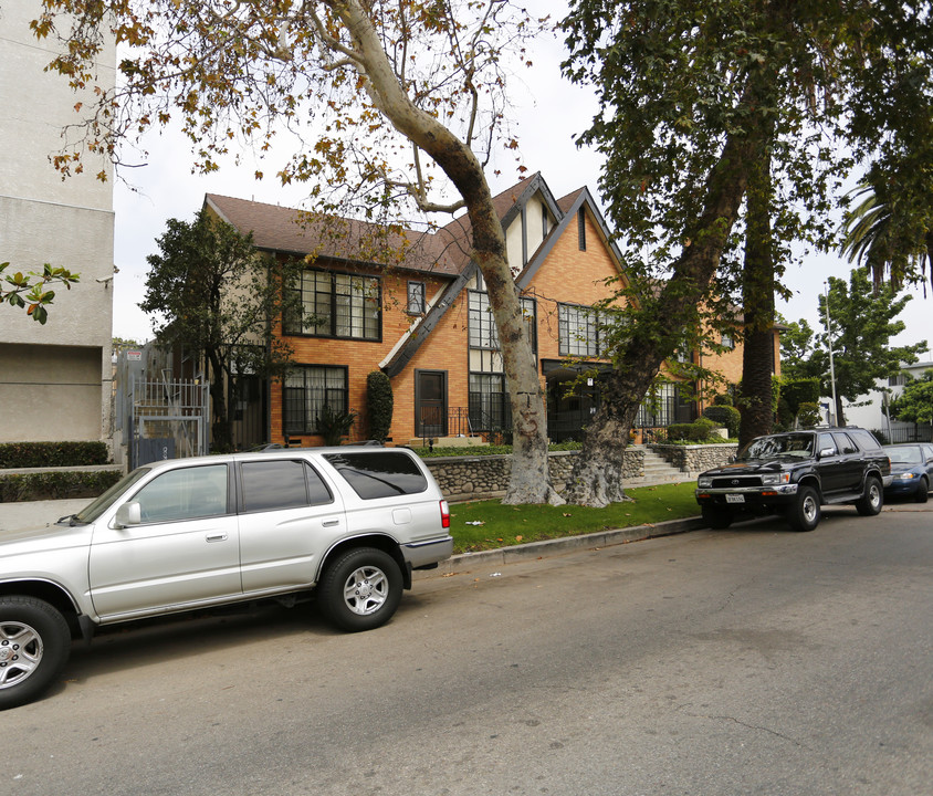 201 S Occidental Blvd in Los Angeles, CA - Building Photo