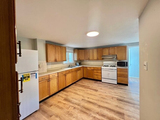 209 Riverside Ave in Medford, MA - Building Photo - Building Photo