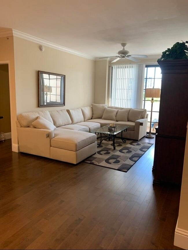 property at 233 S Federal Hwy