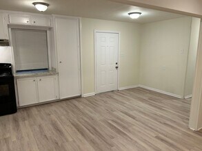 235 Hwy 90 E in Sealy, TX - Building Photo - Building Photo