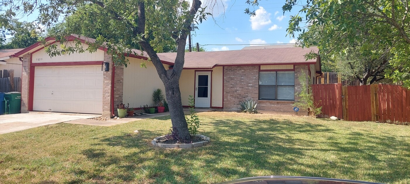 5859 Sun Farm in San Antonio, TX - Building Photo