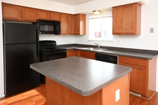 Royal Woods - Riverview, MI in Riverview, MI - Building Photo