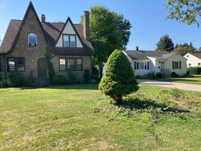 property at 4131 W Lake Rd