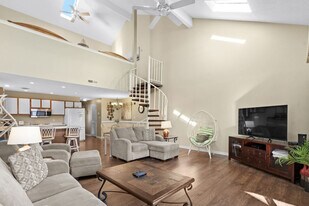 1908 Hwy 17 S in North Myrtle Beach, SC - Building Photo