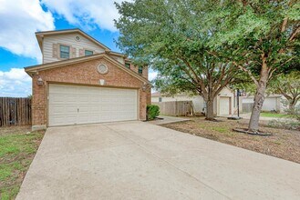 530 Sheep Trail Dr in Kyle, TX - Building Photo - Building Photo