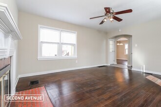 819 Fleming St in Coraopolis, PA - Building Photo - Building Photo