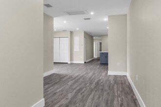 2451 NW 21st St in Fort Lauderdale, FL - Building Photo - Building Photo