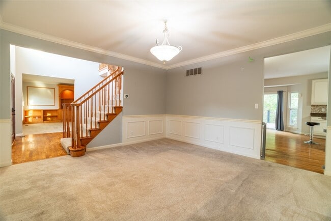 570 Castle Ridge Dr in Ballwin, MO - Foto de edificio - Building Photo
