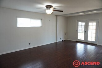 935 University Ave in Bakersfield, CA - Building Photo - Building Photo