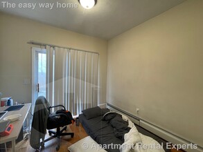 58 Medford St in Somerville, MA - Building Photo - Building Photo