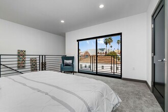 Alexandria Luxury Townhomes in Los Angeles, CA - Building Photo - Building Photo