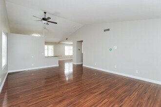 670 N Exeter St in Chandler, AZ - Building Photo - Building Photo