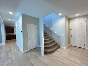 6433 Willowstone St in Las Vegas, NV - Building Photo - Building Photo