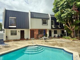 5555 Ludlam Rd in Miami, FL - Building Photo