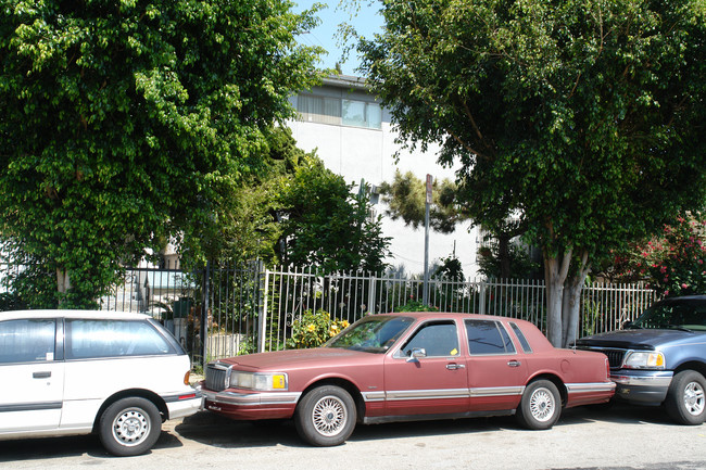 978 S Kenmore Ave in Los Angeles, CA - Building Photo - Building Photo