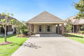 109 Acacia Ln in Abbeville, LA - Building Photo - Building Photo