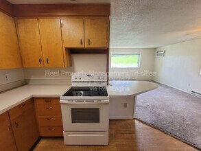 1702 W 7th Pl in Kennewick, WA - Building Photo - Building Photo