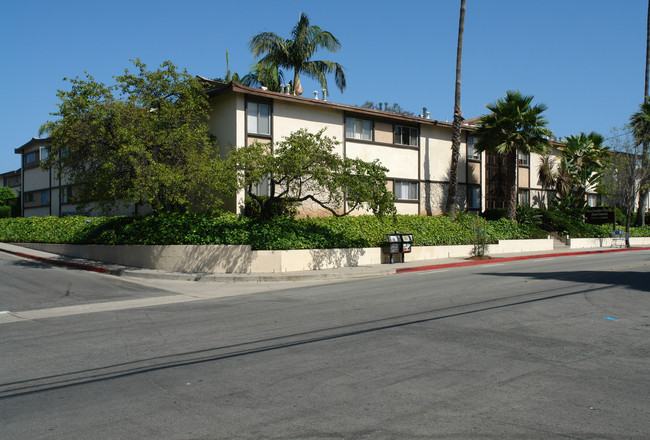 La Cumbre Plaza Apartments in Santa Barbara, CA - Building Photo - Building Photo