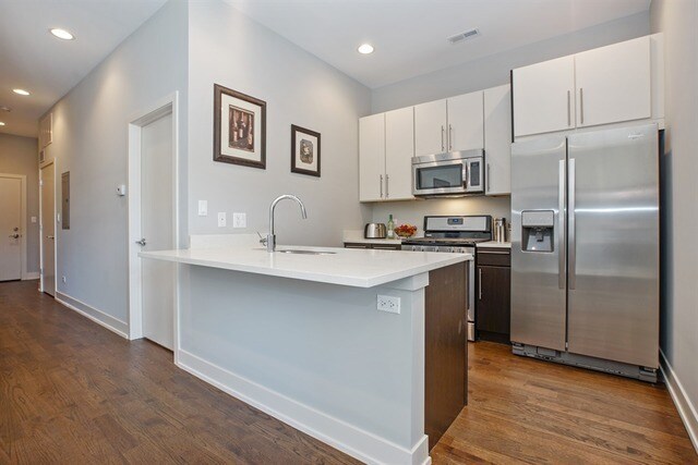 2740 W Armitage Ave in Chicago, IL - Building Photo - Building Photo